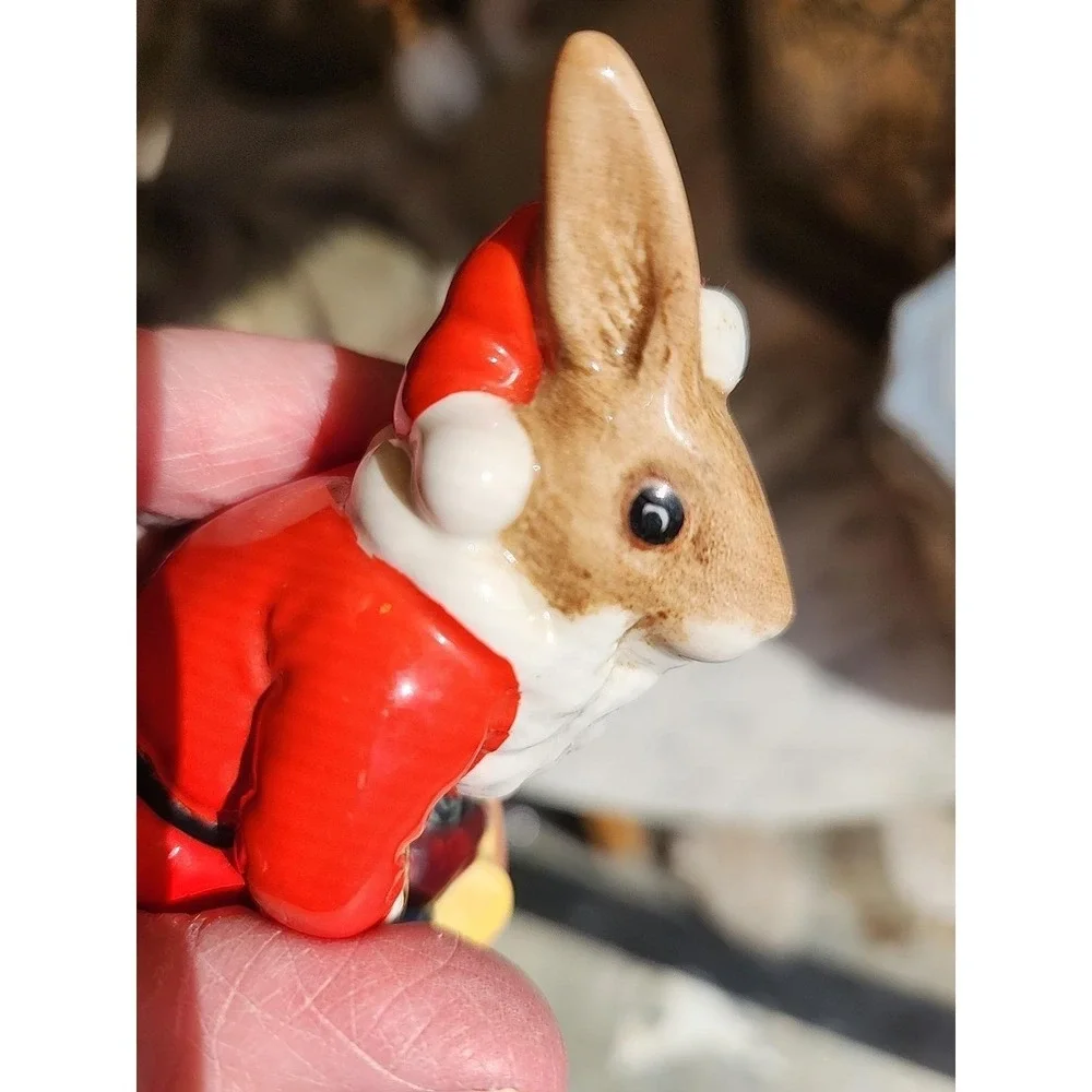Santa Claus Bunnykins Royal Doulton Happy Christmas Porcelain Figurine DB17 1981